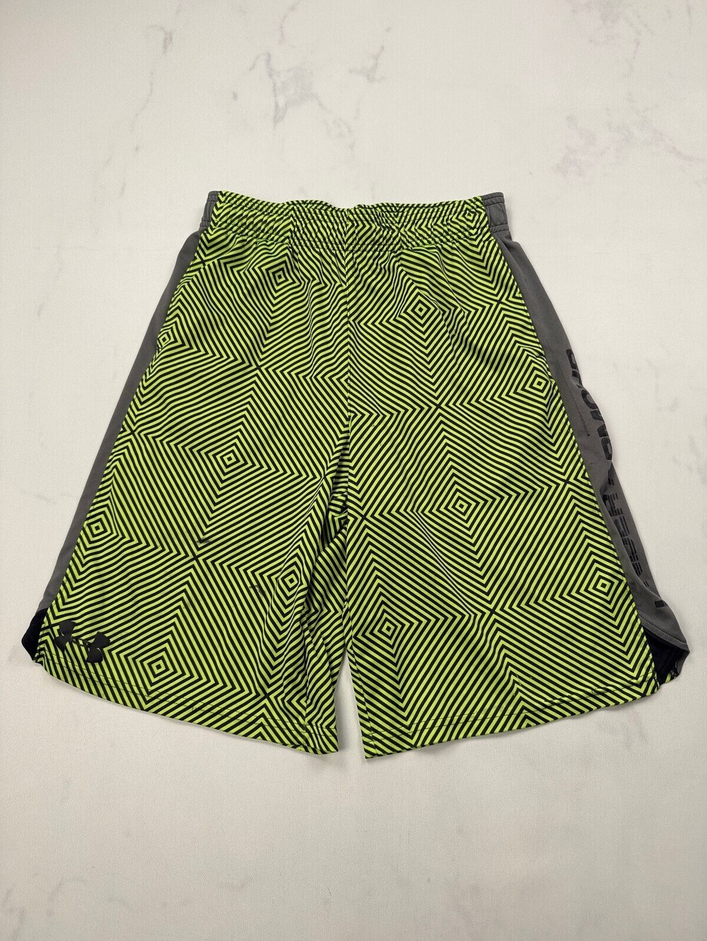 Under Armour Athletic Shorts Neon Green 2010s Bold Statement Piece - Youth Large